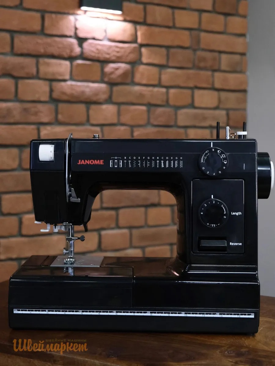 Janome LE-314 NERO
